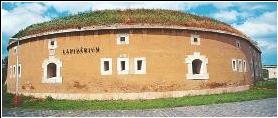 Pevnostn system Komrno 